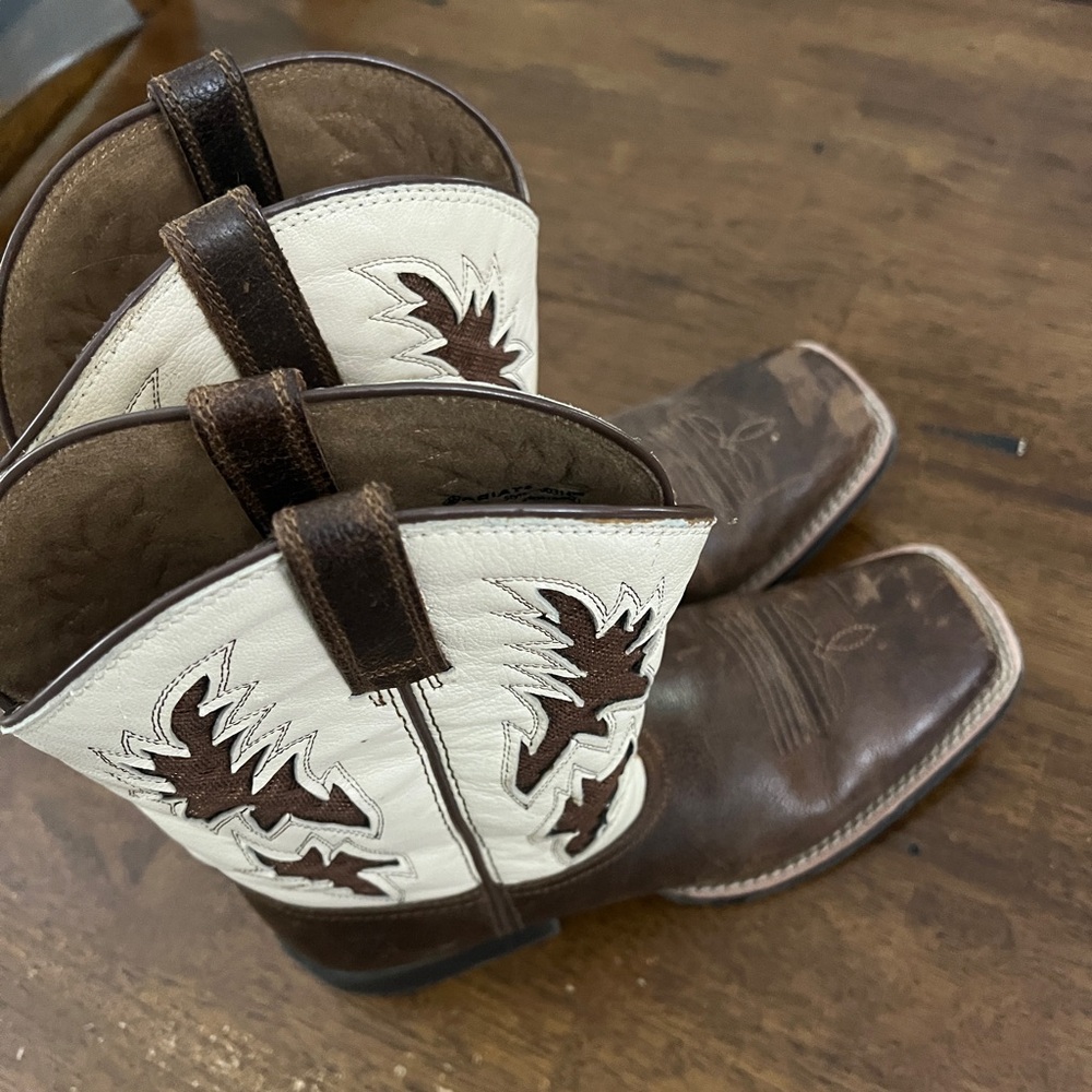 Good Used Condition Ariat Kids Boys Venttek Square Toe Casual Boots